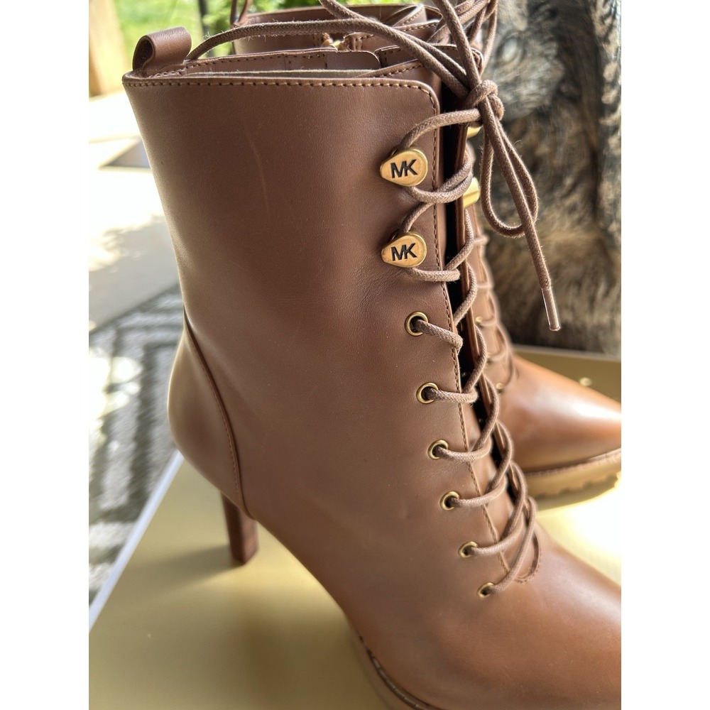 New In Box Michael Kors Kyle lace up bootie color: luggage Size 7.5 - Picture 4 of 9